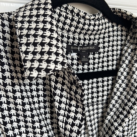 BLACK & WHITE ELEPHANT DRESS with Collar and Waist Tie Banana Republic Size 8 - Picture 4 of 5